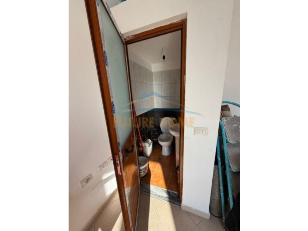 For Sale, Business Environment (Unit), near the Glass Factory, Kombinat, Tirana