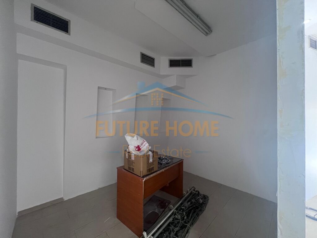 Sale, Duplex, School of Ballet