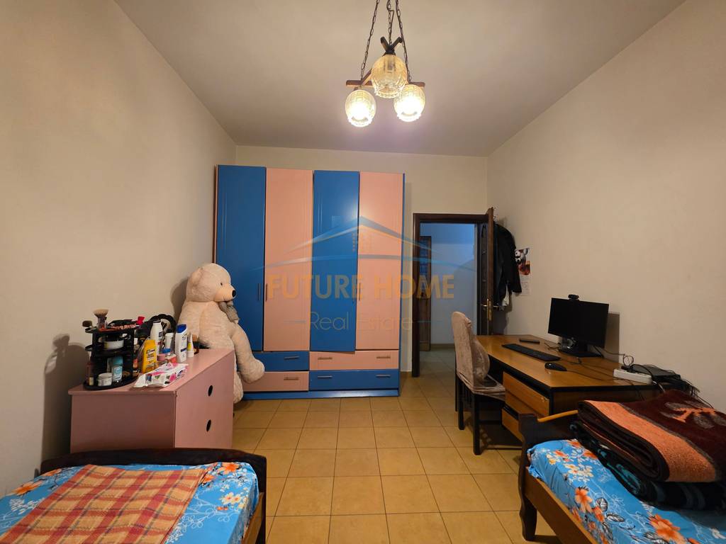 Shitje,Apartament 3+1+2 tek Rruga e Kavajes!