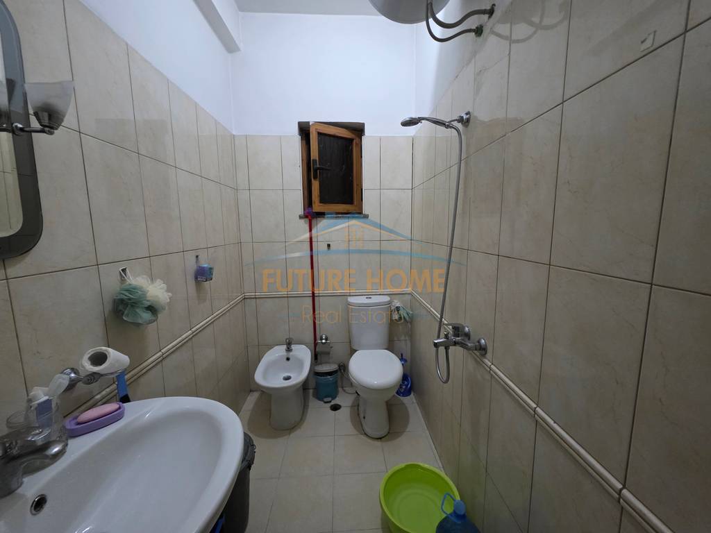Shitje,Apartament 3+1+2 tek Rruga e Kavajes!