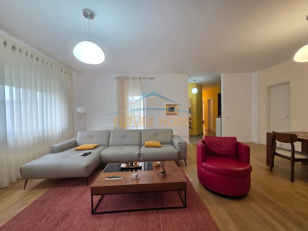 Shitje , Apartament 3+1+3 me verande tek Rezidenca Touch of The Sun!