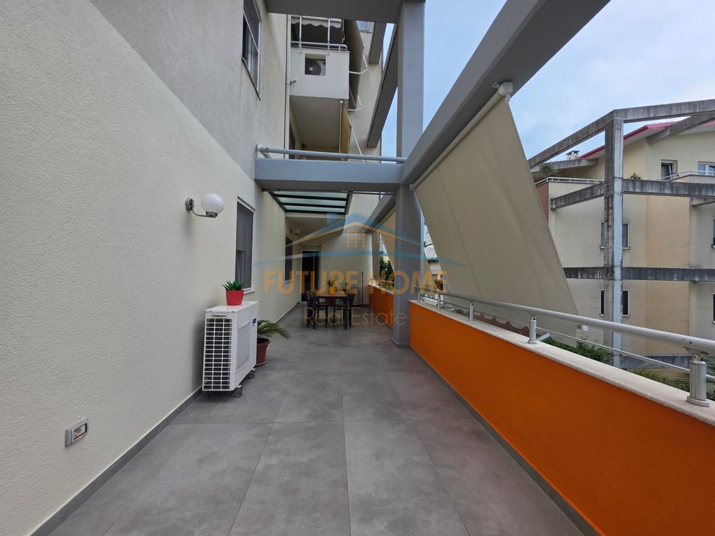 Shitje , Apartament 3+1+3 me verande tek Rezidenca Touch of The Sun!