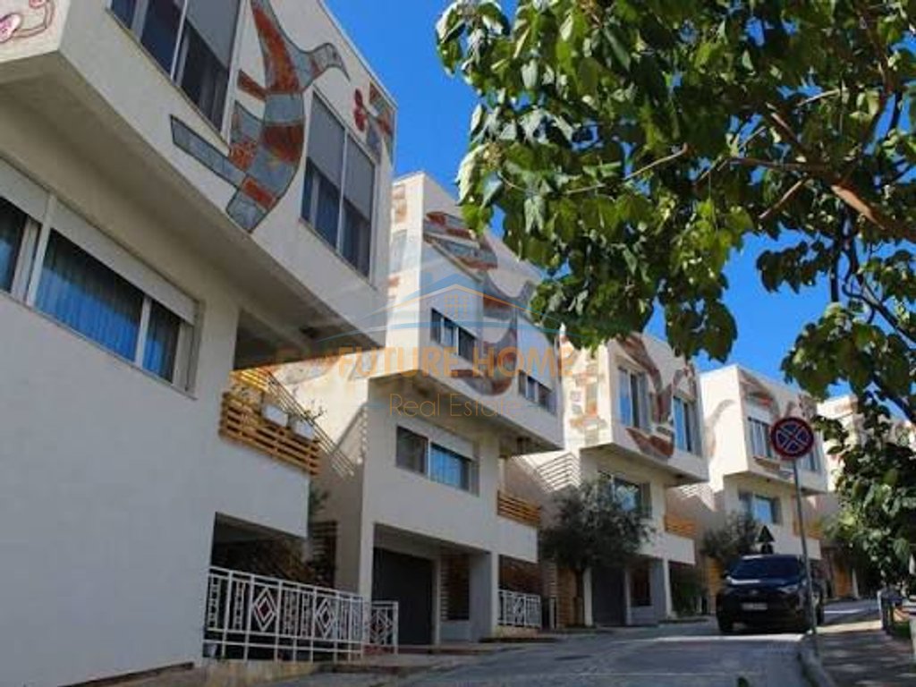 Shitje, Duplex 2+1+2, Rezidenca "Kodra e Diellit 1", Tiranë.