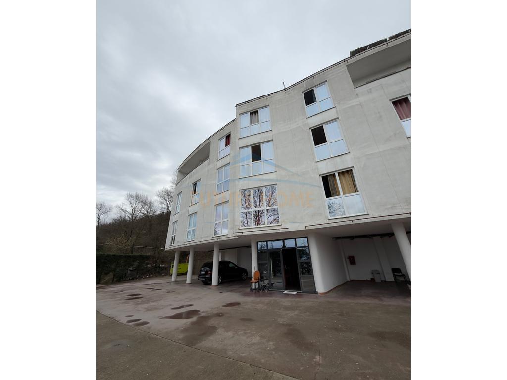 Sales, Hotel, Vaqarr