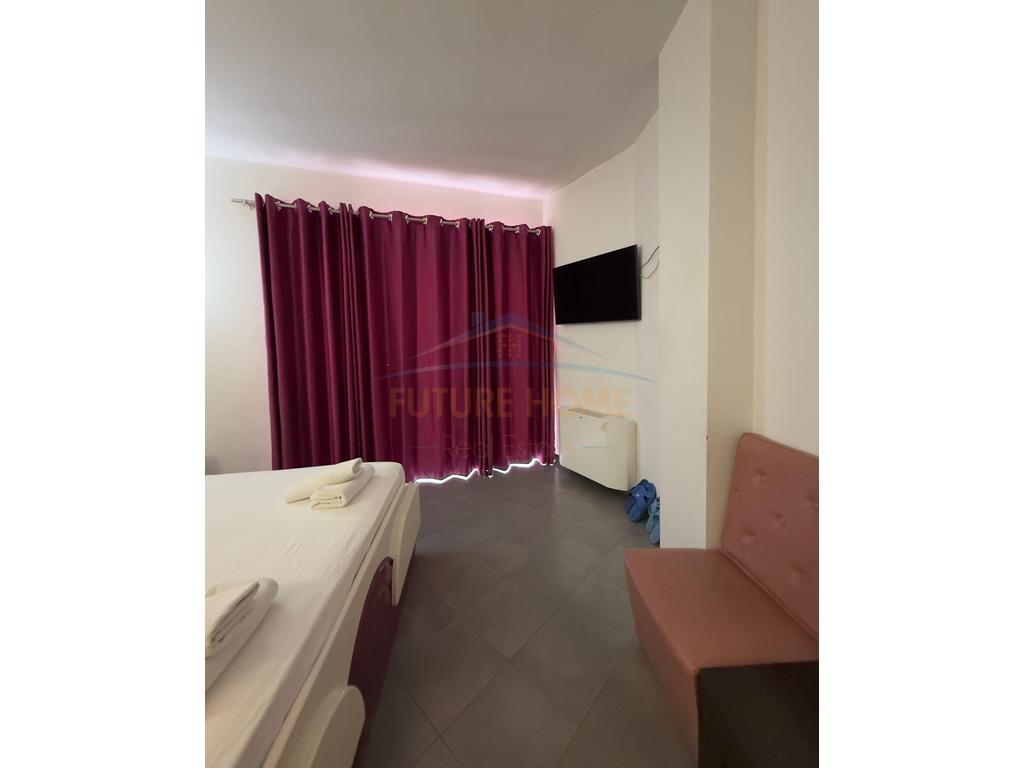 Sales, Hotel, Vaqarr