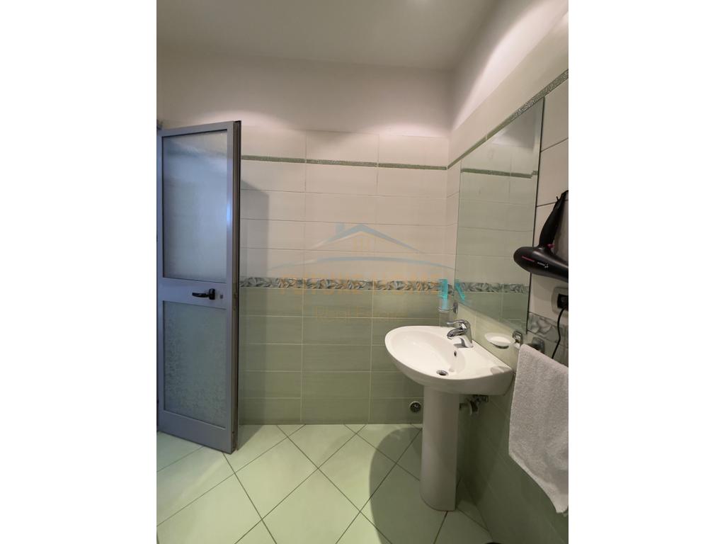 Sales, Hotel, Vaqarr
