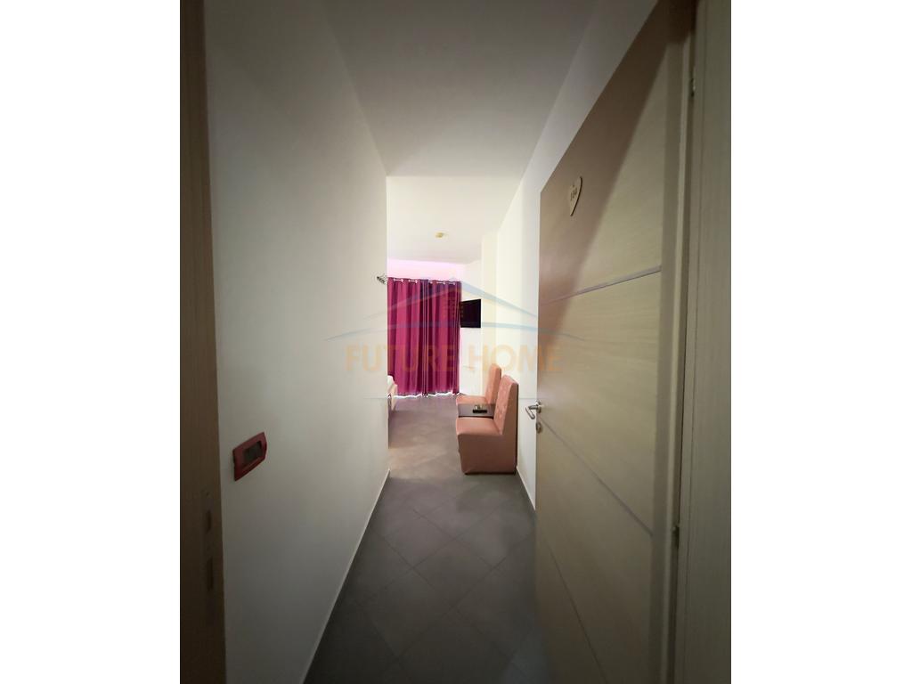Sales, Hotel, Vaqarr