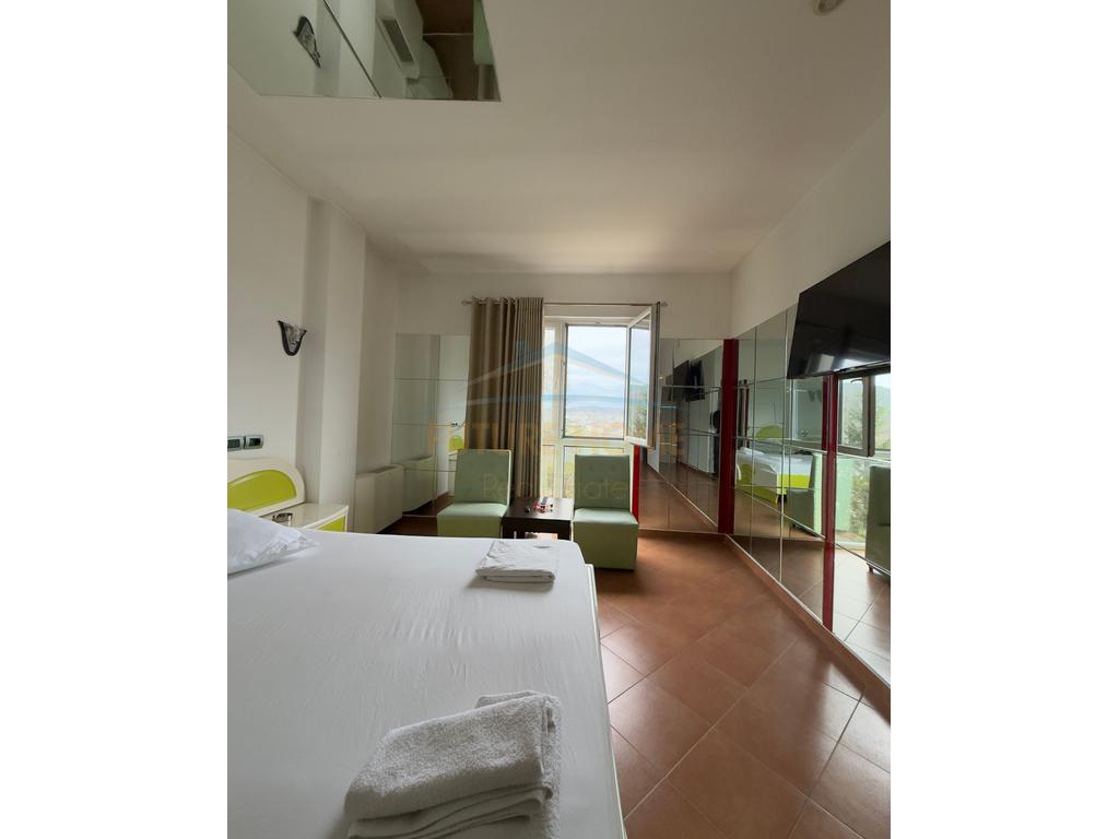 Sales, Hotel, Vaqarr
