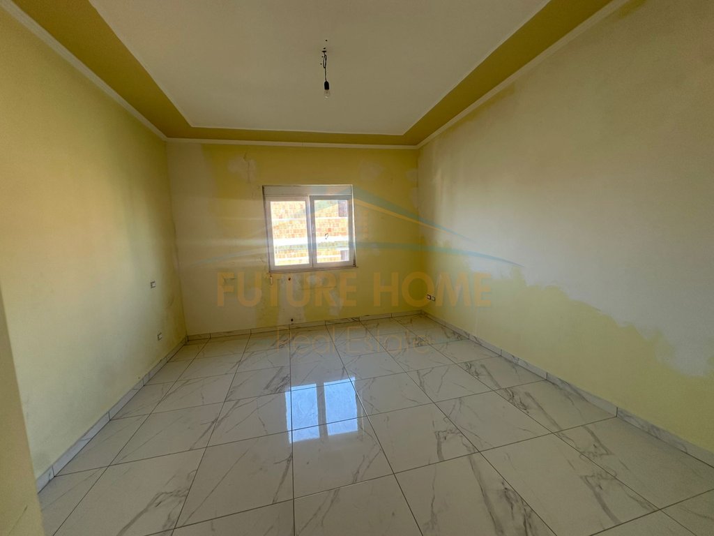 🏡 3-story villa for sale in Kavajë!