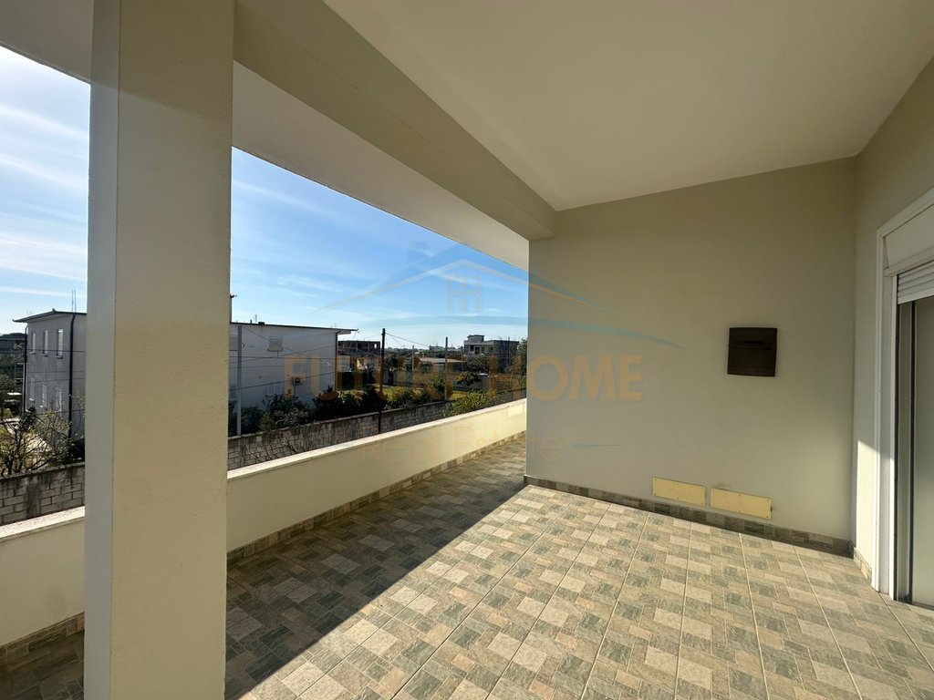 🏡 3-story villa for sale in Kavajë!
