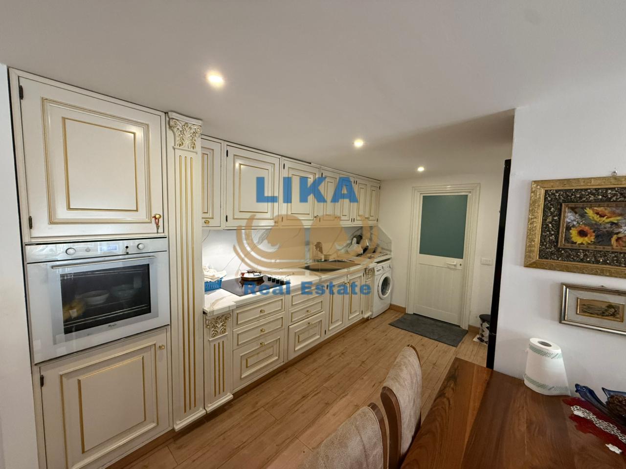 Apartament 1+1 & Njësi Biznesi për Shitje në Golem – 100m nga Deti