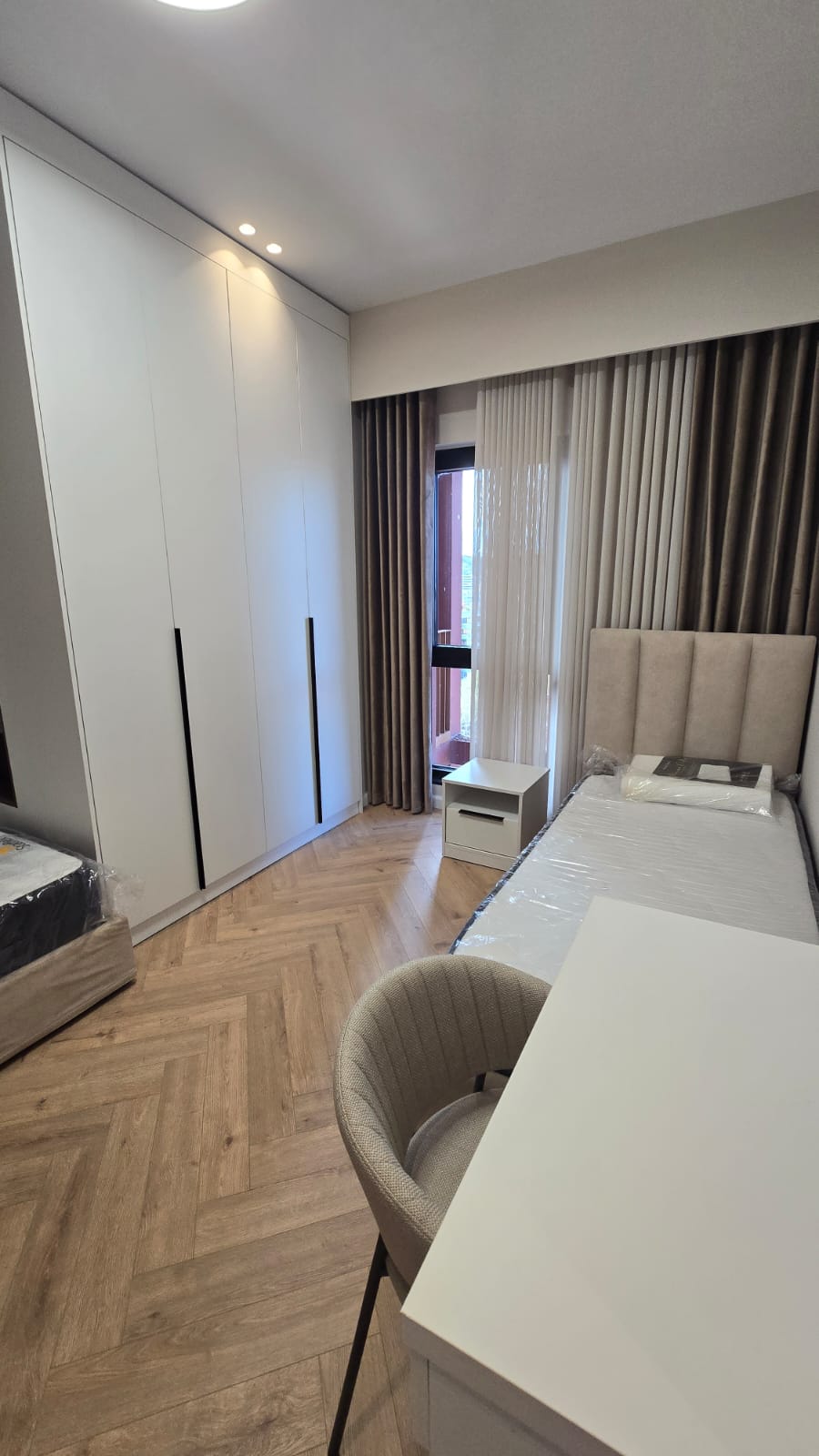 Furnished apartment inc parking, Garden Building, Tirana