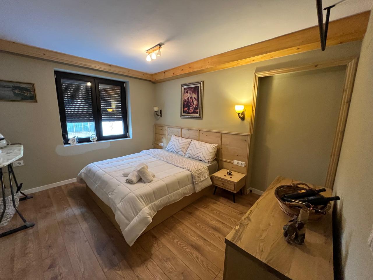 Twin Apartments, Pogradec