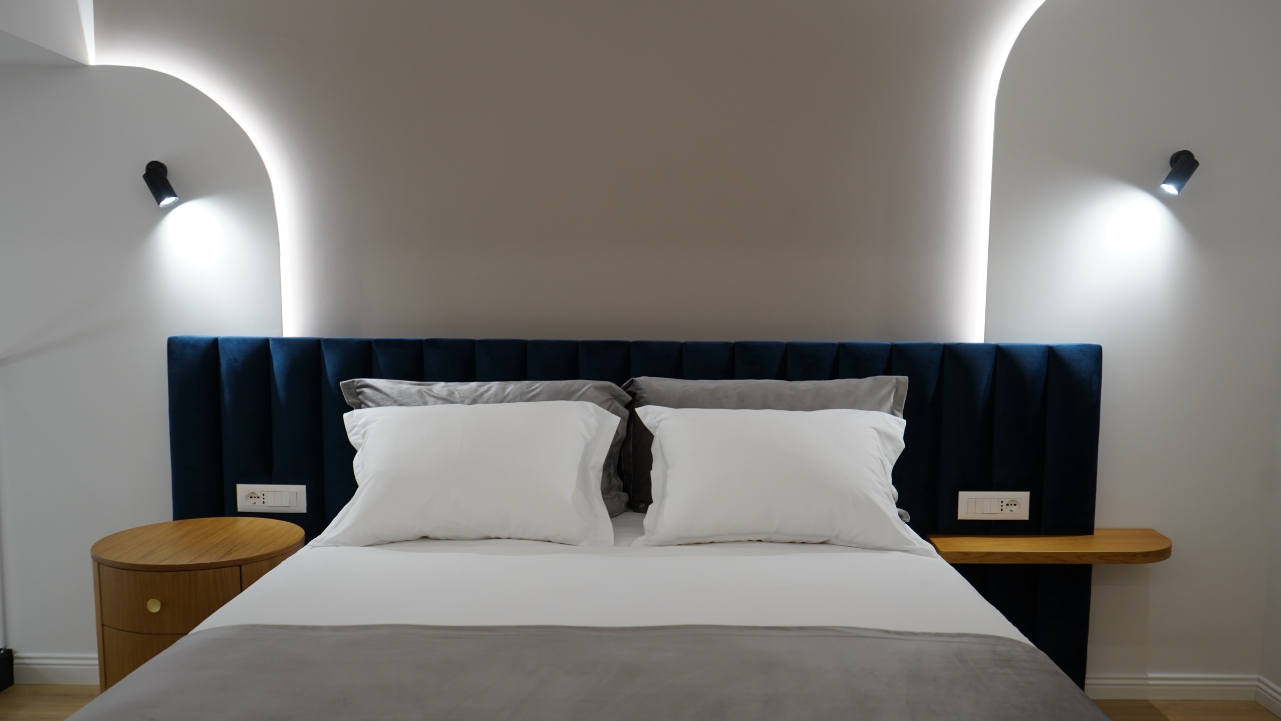 Duplex - Pazari i Ri, Tirana