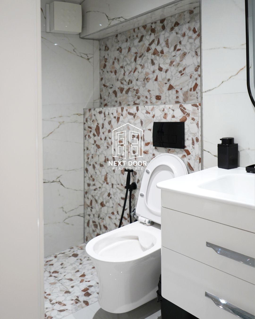 Duplex - Pazari i Ri, Tirana