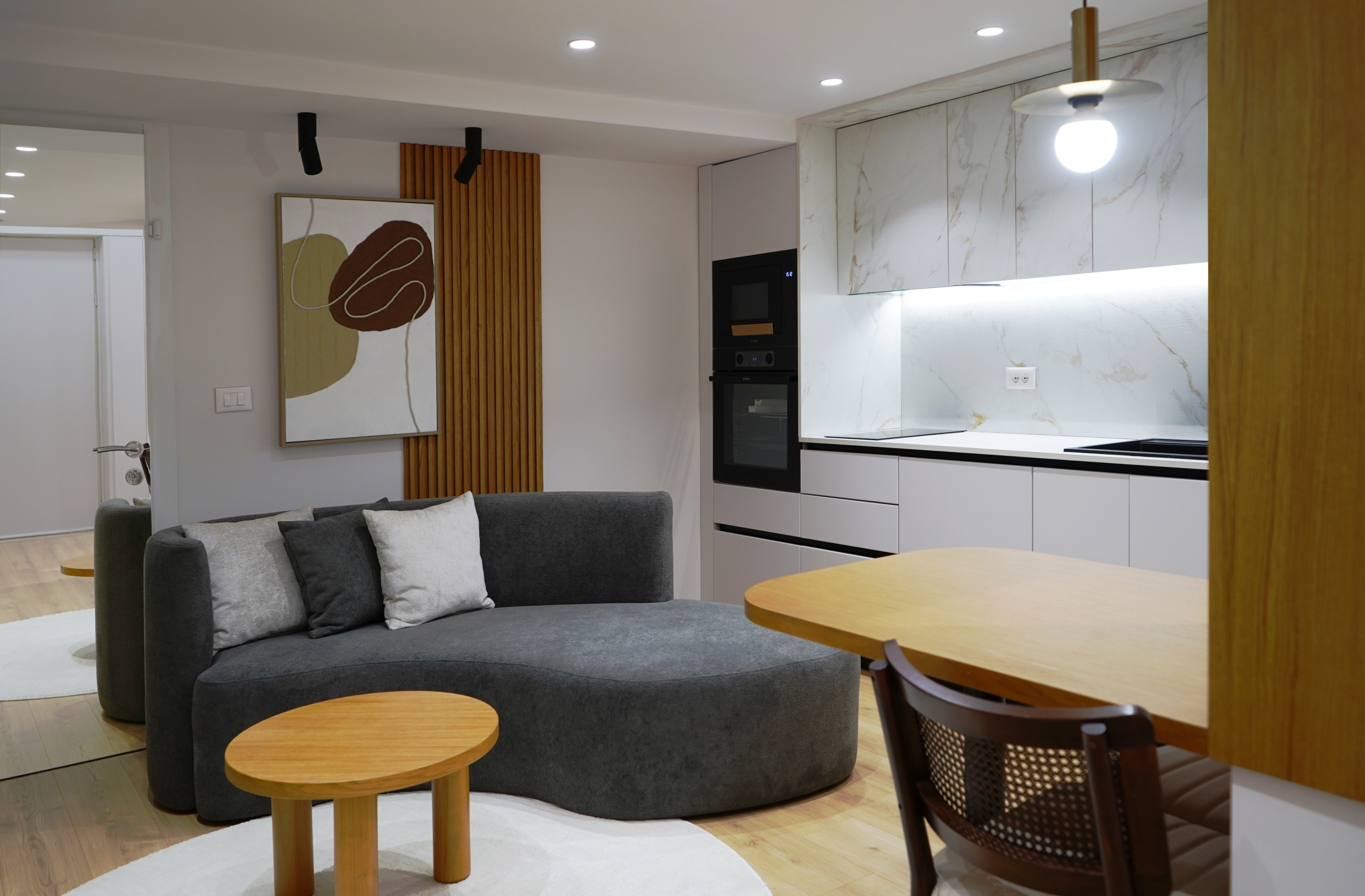 Duplex - Pazari i Ri, Tirana